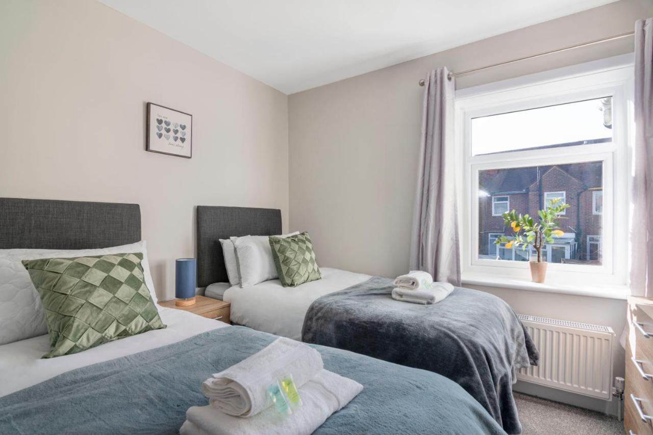 Spacious 3 Bed House, Netflix, Garden, Parking Southampton Eksteriør billede